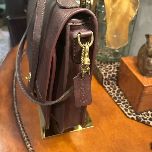 Coach Vintage Station Mahogany 1005-336
Made in US - Picture 3 of 12